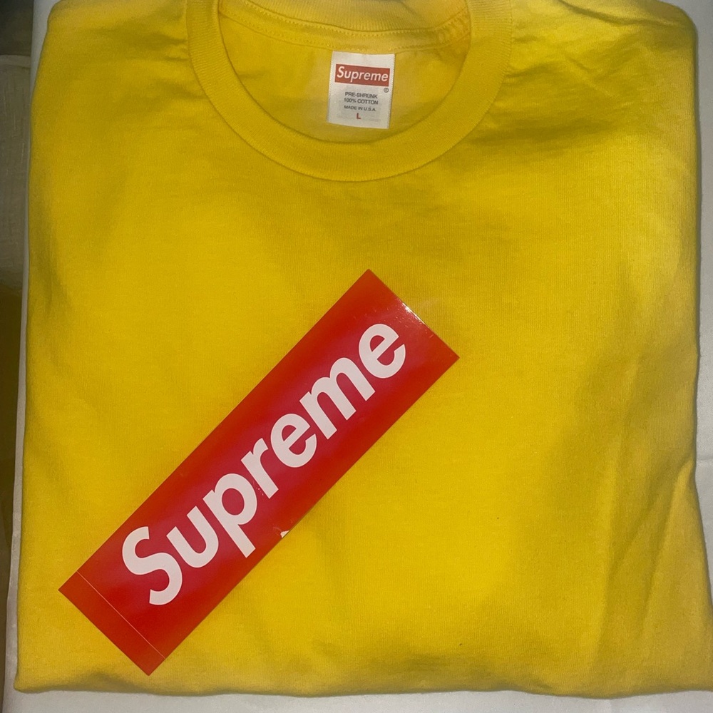 Supreme tee